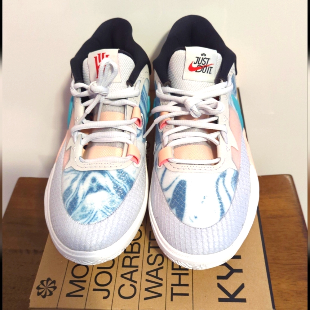 Nike Kyrie 8 Chinese New Year GS 7y